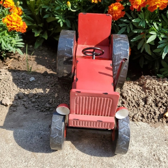 Rustic Metal Red Tractor Decor - Picture 2 of 5